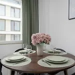 Large In Center On The Market With 3 Bedrooms And Balcony By Renters Apartment *